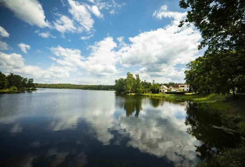 １ベッドルームアパートメント, Ubytování Na Hrázi