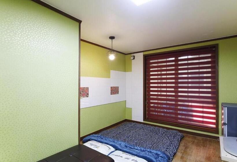 Семейный Номер, Yeongduk Blue Beach Pension