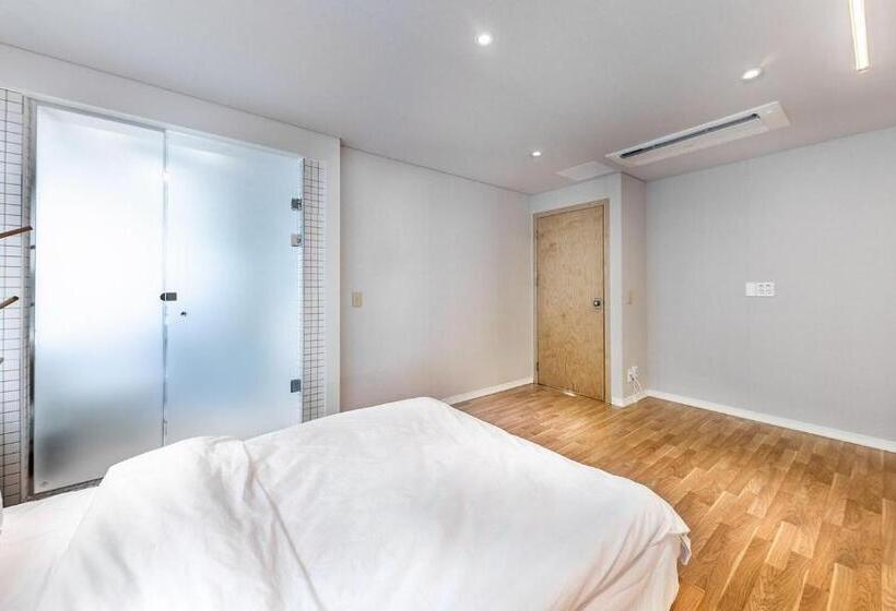 اتاق خانوادگی, Yeosu Jinnam Mansion Pension