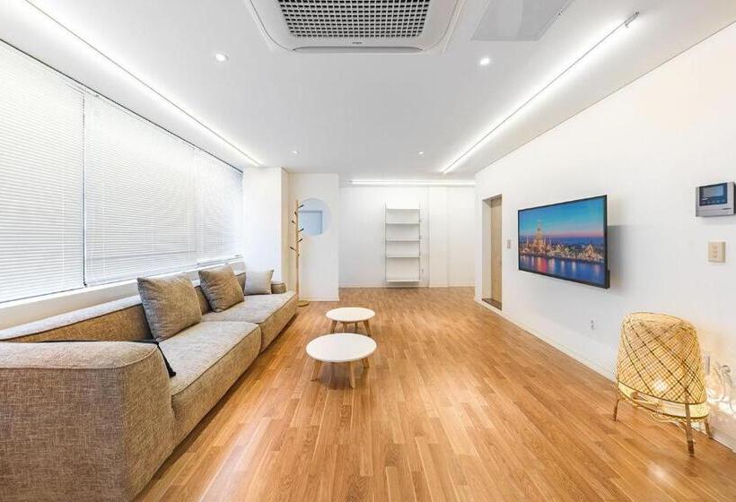 اتاق خانوادگی, Yeosu Jinnam Mansion Pension