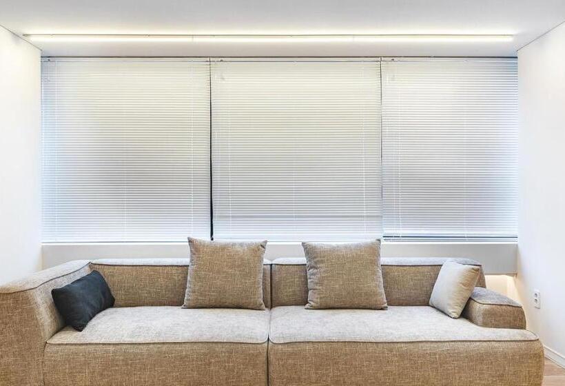 اتاق خانوادگی, Yeosu Jinnam Mansion Pension