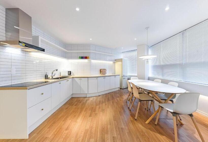 اتاق خانوادگی, Yeosu Jinnam Mansion Pension