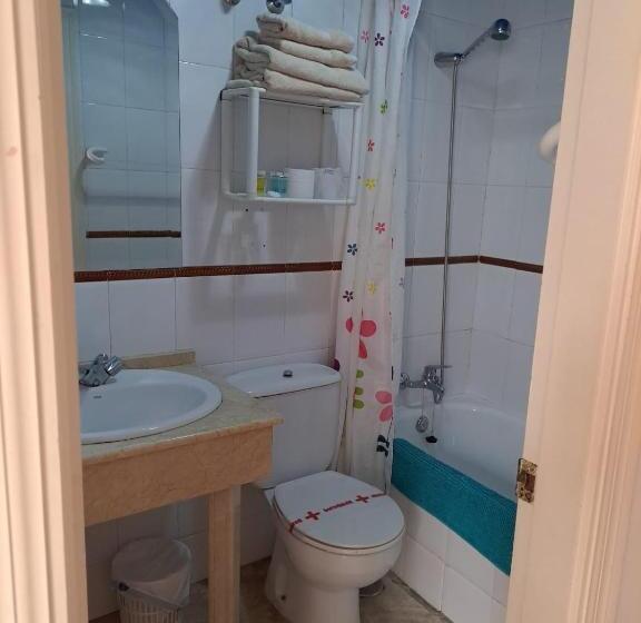 اتاق استاندارد, Hostal Montys