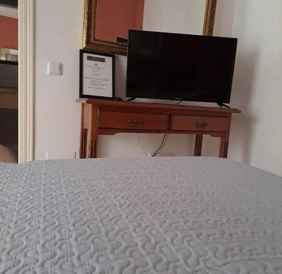 Standardrum, Hostal Montys