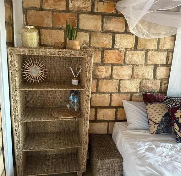 ルームシェアのワンベッド, Lehani Beach Hostel