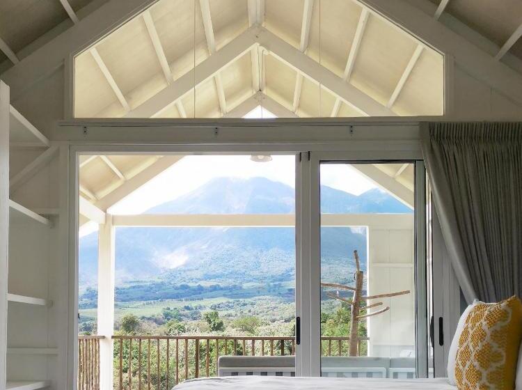 بانگلوی استاندارد, Finca San Cayetano