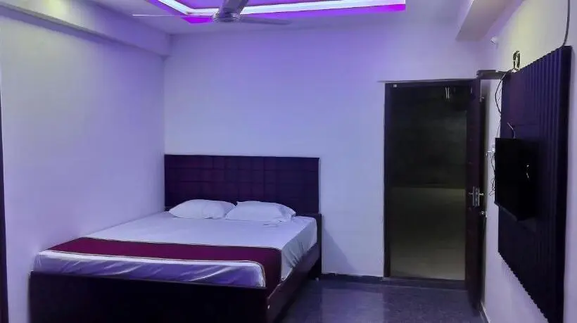 Deluxe-huone King-vuode, Riya Residency