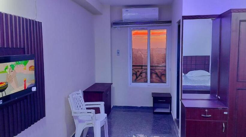 Номер Deluxe Кровать Кинг, Riya Residency