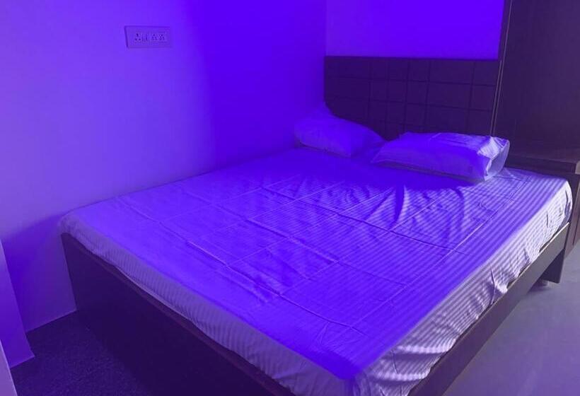 Номер Deluxe Кровать Кинг, Riya Residency