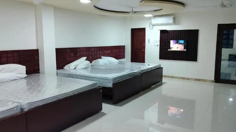 Perhehuone, Riya Residency