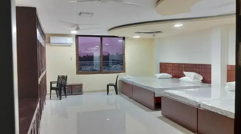 Perhehuone, Riya Residency
