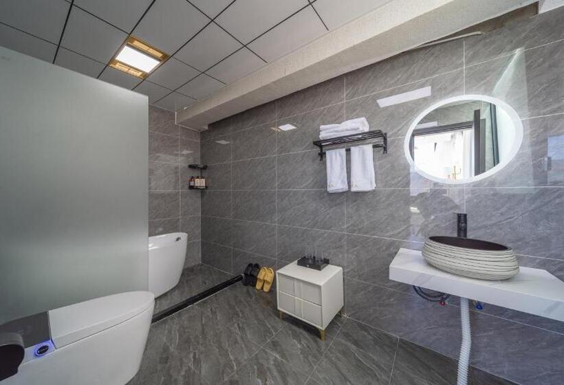 غرفة قياسية مزوَّدة بشُرفة, Lijiang Yimanshiguang 丽江逸慢拾光