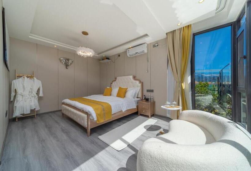 غرفة قياسية مزوَّدة بشُرفة, Lijiang Yimanshiguang 丽江逸慢拾光