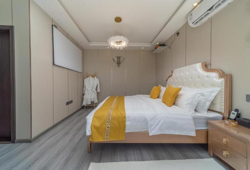 غرفة قياسية مزوَّدة بشُرفة, Lijiang Yimanshiguang 丽江逸慢拾光