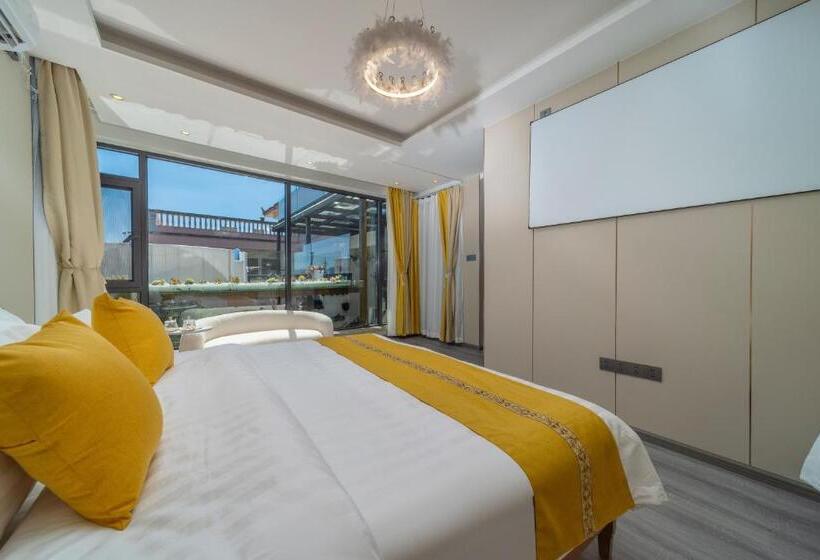 غرفة قياسية مزوَّدة بشُرفة, Lijiang Yimanshiguang 丽江逸慢拾光