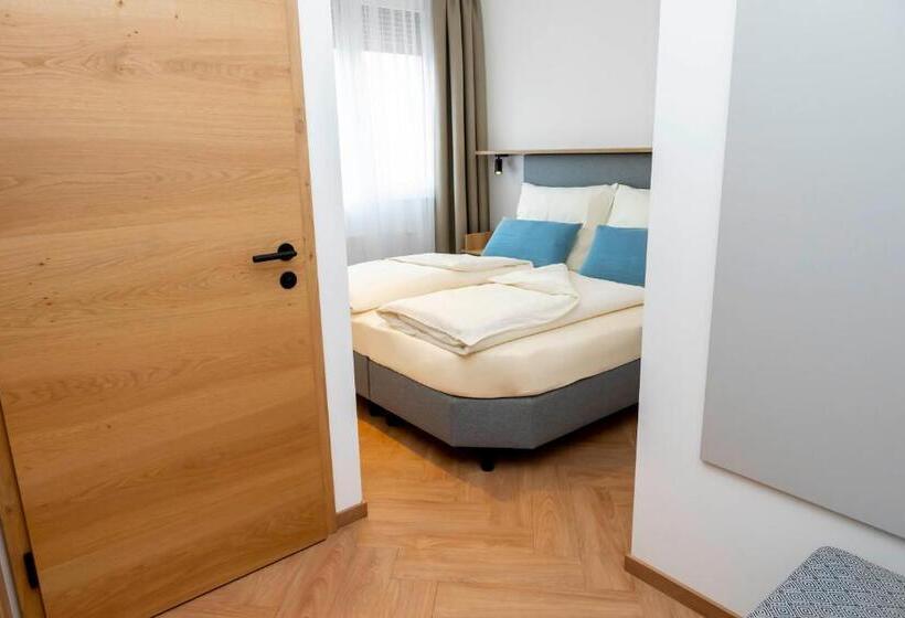 חדר סטנדרט, Zum Lenz