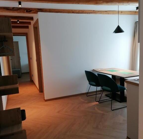 スタンダード４人部屋, Zum Lenz
