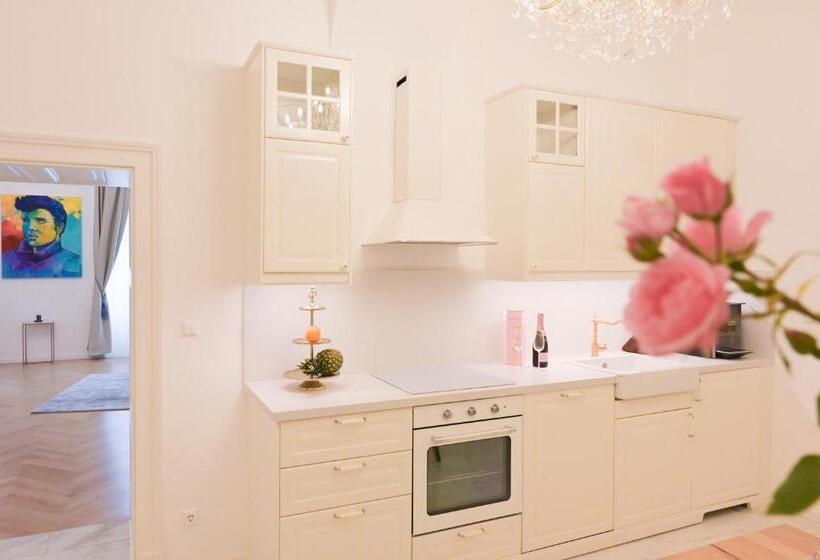 סוויטה דלוקס, Villa Gutenberg Le Grand    Free Parking