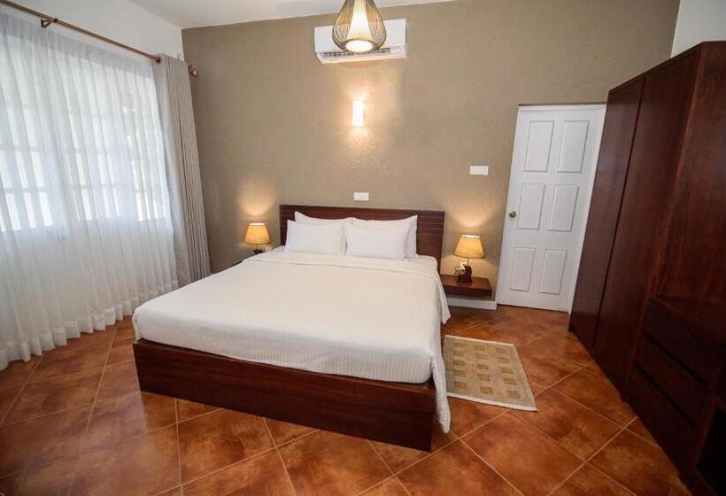 חדר סטנדרט לארבעה, Kingsman House