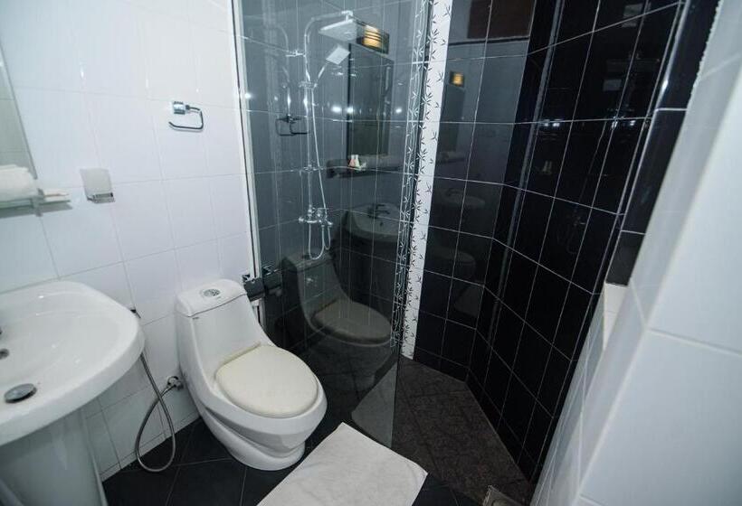 חדר סטנדרט לארבעה, Kingsman House