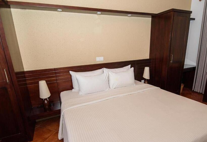 חדר דלוקס, Kingsman House