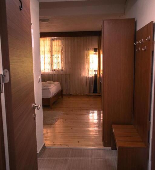 Номер Стандарт, алексова къща