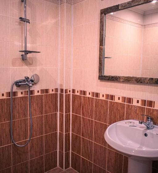 Family Suite, алексова къща