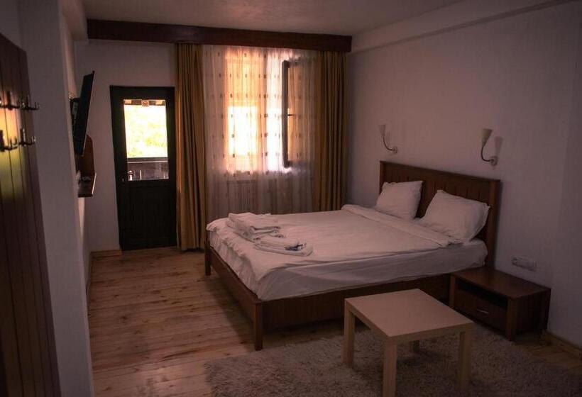 Family Suite, алексова къща