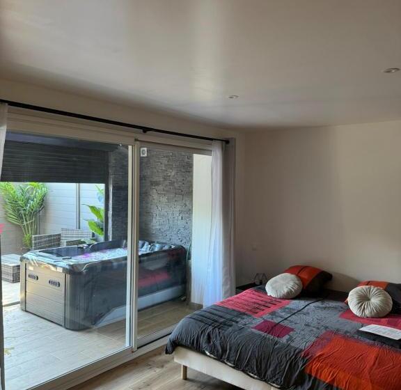 شقة غرفة واحدة مزودة بتراس, Résidence K And C