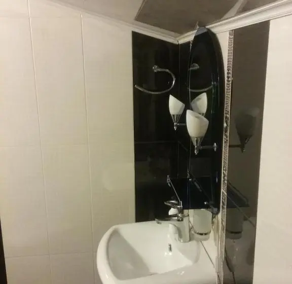 اتاق استاندارد چهار تخته, B&b Odzun