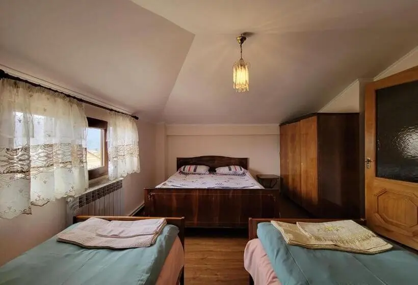 اتاق استاندارد چهار تخته, B&b Odzun