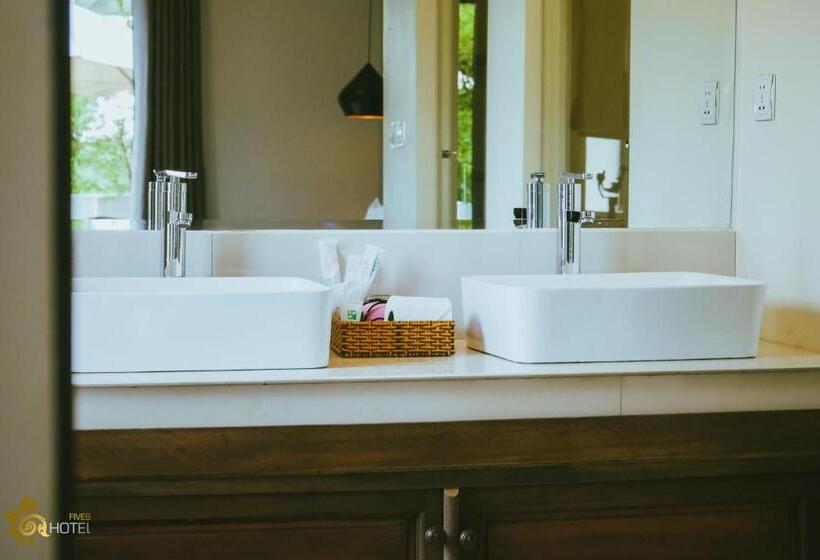 غرفة ديلوكس مزودة بشرفة, Five.s