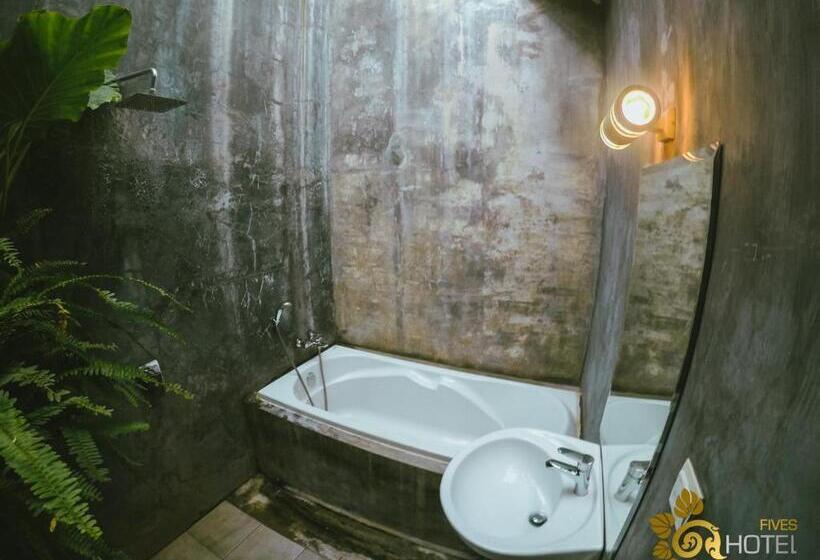 جناح عائلي, Five.s