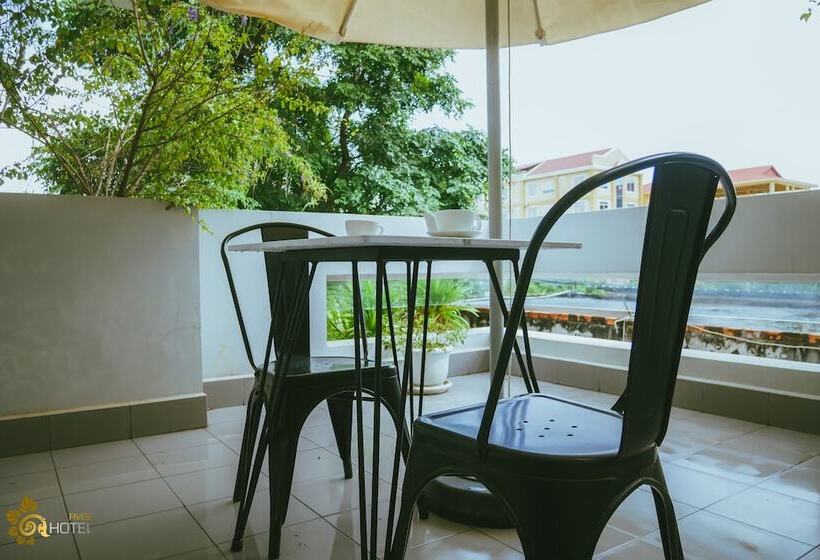 غرفة ديلوكس مزودة بشرفة, Five.s