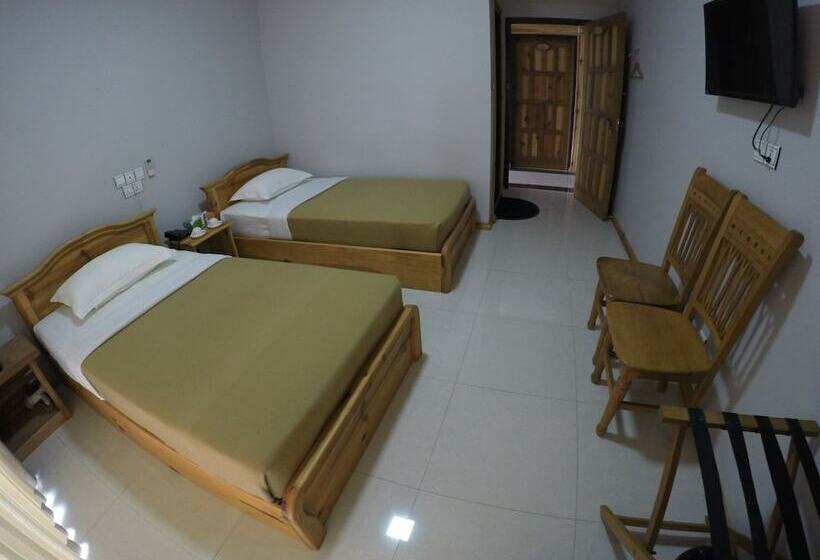 اتاق استاندارد, Golden Guest