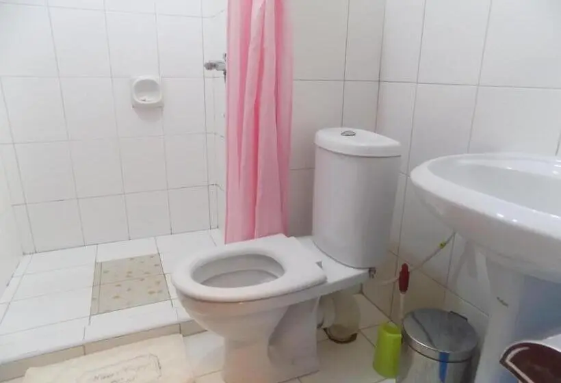 سوییت, Kayegi Hotel Mbale