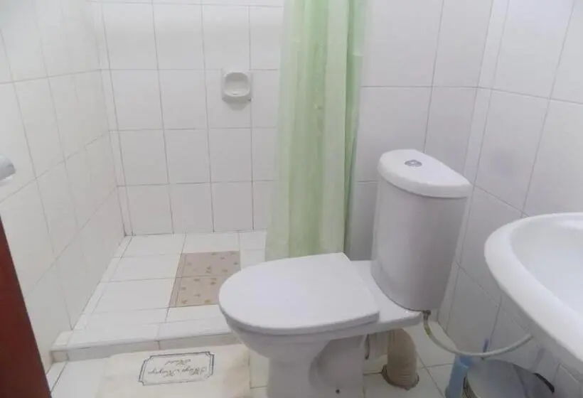 سوییت, Kayegi Hotel Mbale