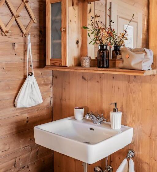 スタンダード4人部屋, Berggasthaus & Lodge Resterhöhe