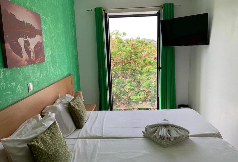 اتاق استاندارد با سرویس بهداشتی مشترک, Deluxe Apart