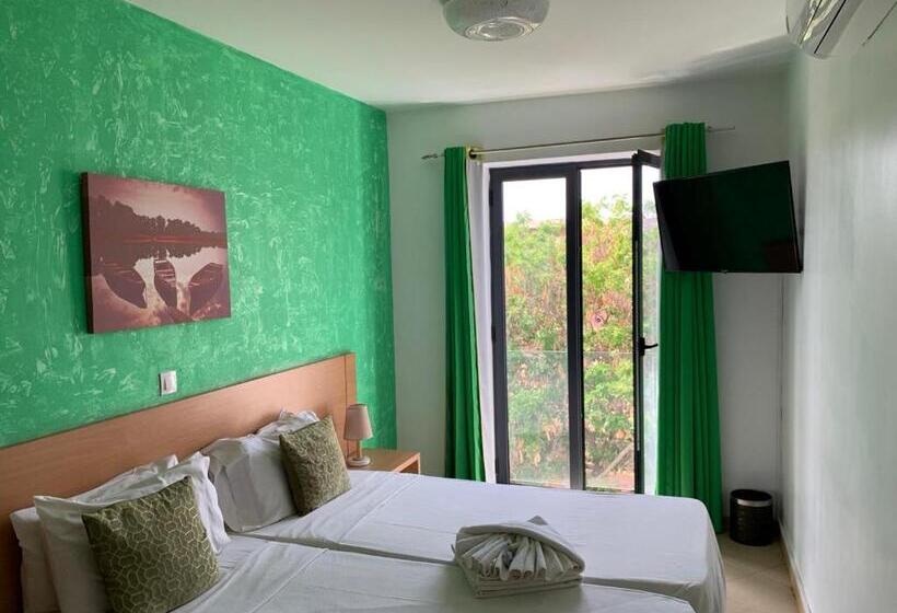 اتاق استاندارد با سرویس بهداشتی مشترک, Deluxe Apart