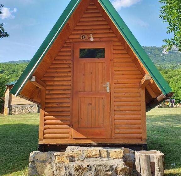 بانگلوی استاندارد, Grand Tara Rafting Resort