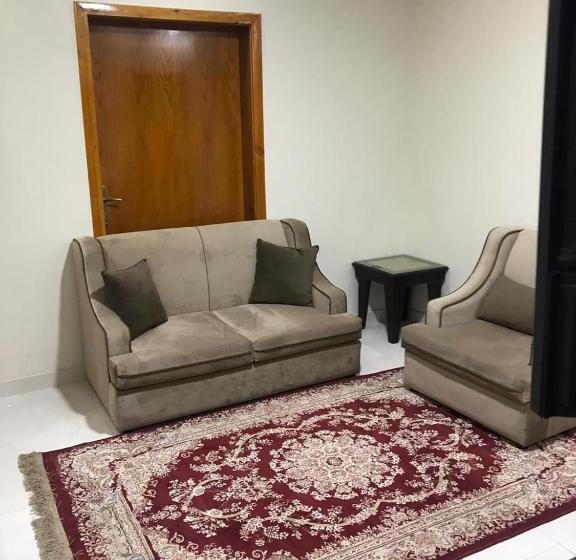 شقة غرفة واحدة, احد رفيدة