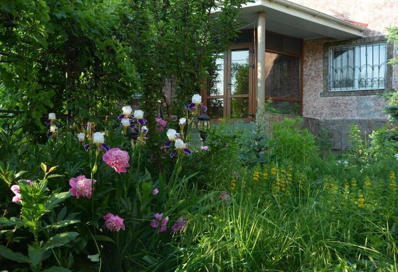 آپارتمان 1 خوابه با چشم‌انداز استخر, корсар:korsar