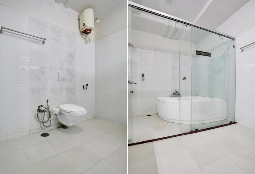 غرفة كلاسيكية ثلاثية, Townhouse Eluru