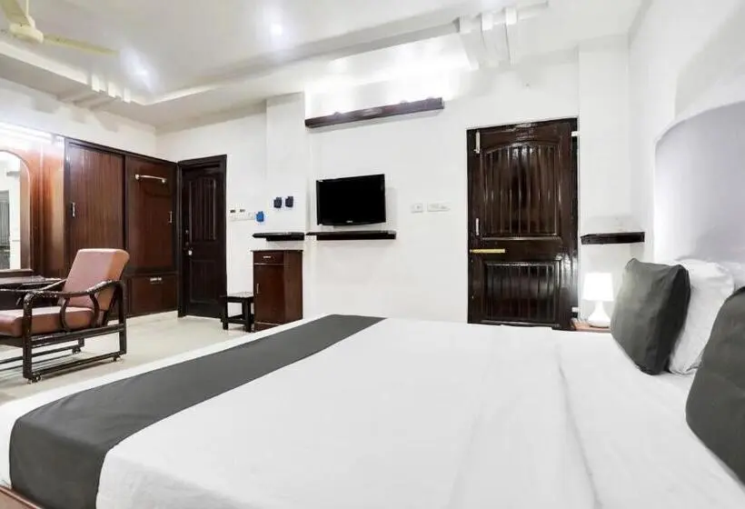 デラックストリプルルーム, Townhouse Eluru