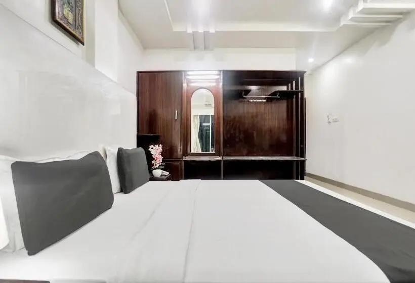 デラックストリプルルーム, Townhouse Eluru