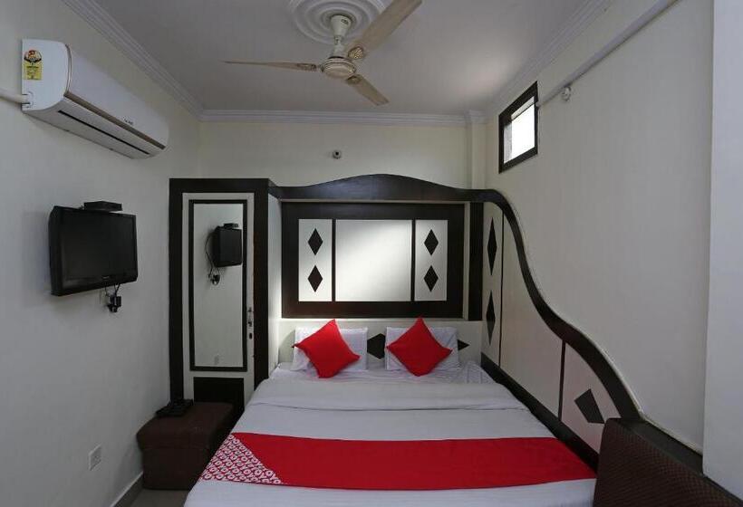 חדר סטנדרט, O Anand