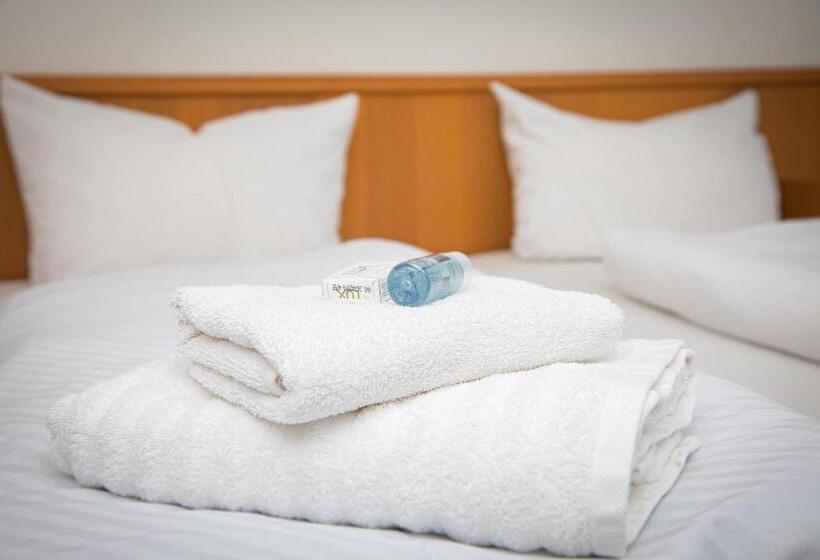 Номер Стандарт, Naundorf