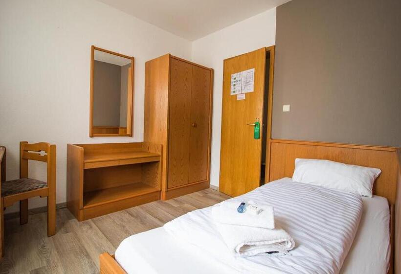 Номер Стандарт Индивидуальный, Naundorf