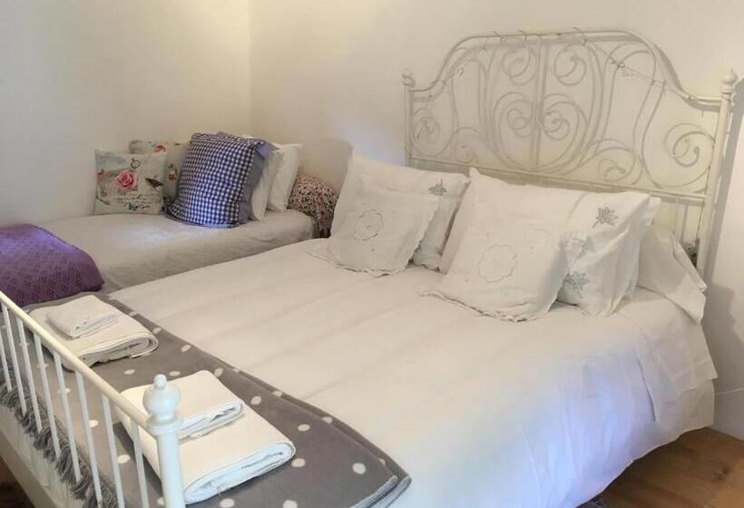 חדר דלוקס, B&b At No3